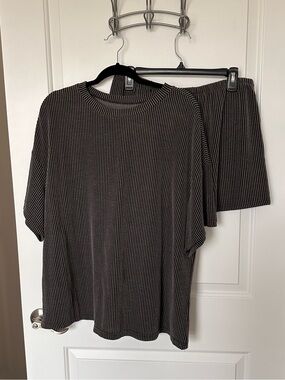 Textured matching set